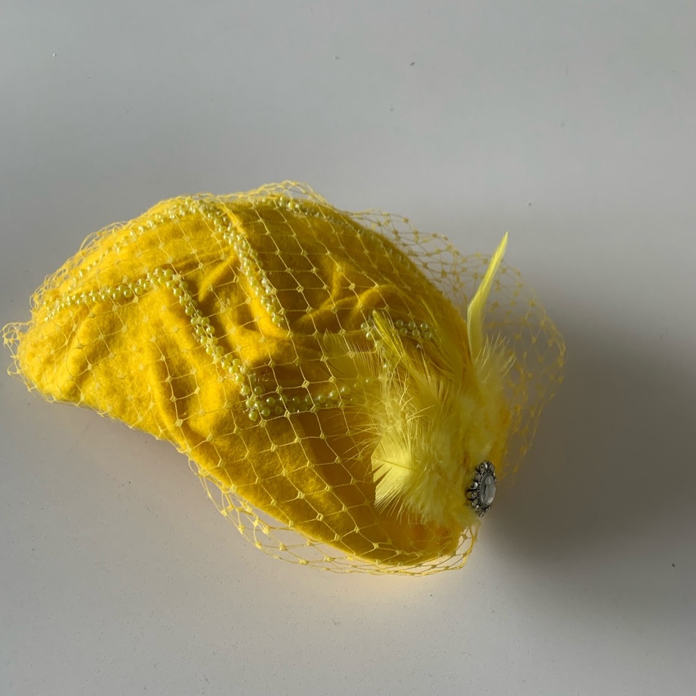 Vintage-styled Bold Yellow Fascinator